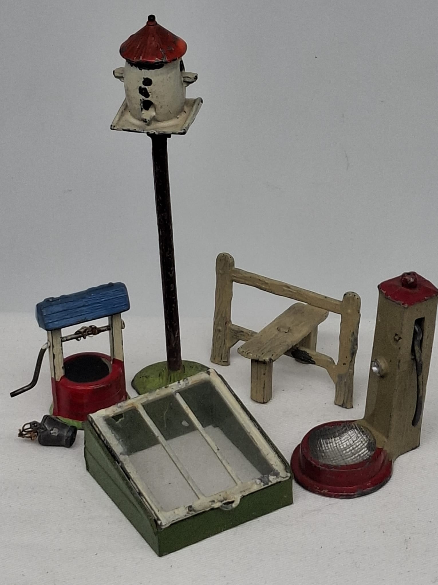 Grouping of Britains Lead Miniature Garden & Farm Series Figures (1 of 4)