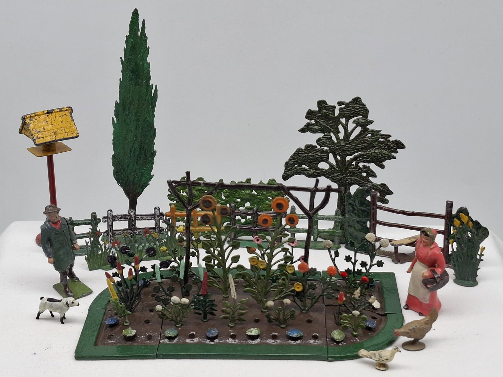 Grouping of Britains Lead Miniature Garden & Farm Series Figures (1 of 11)