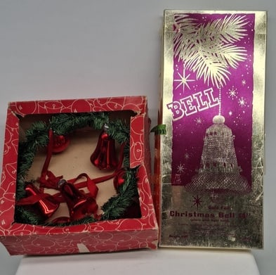 Two Mid-Century Christmas Decorations – Wreath with Glass Ornaments & Honeycomb Bell Light Cover (1 of 6)