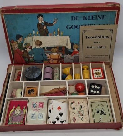 Early 20th Century Spears Magic Set with Original Box and Contents (1 of 6)