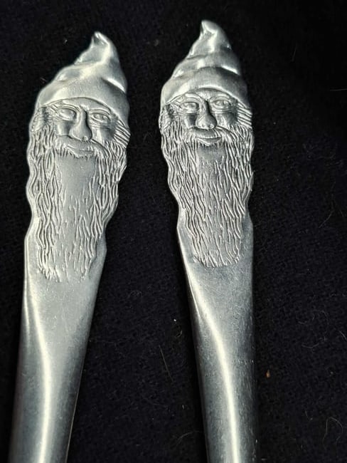 Vintage Santa Claus Salad Set: Very fun old salad serving set, about 8 1/2 inches