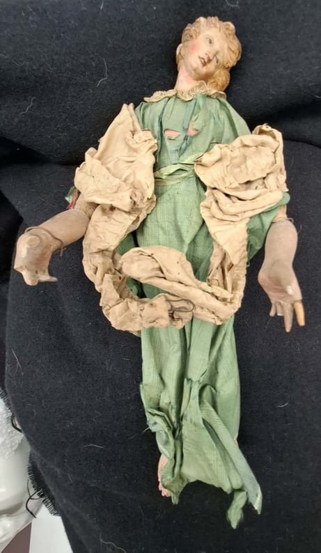 Neopolitan Creche Flying Angel ~ circa 1800 (1 of 8)