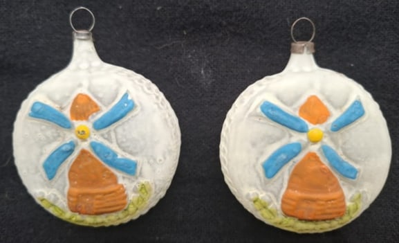 Vintage German Glass Christmas Tree Ornaments: this is a very nice set of old Germany Glass Christmas ornaments, great for a feather tree, they show well and don't have any damage,
