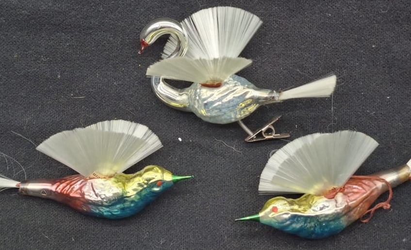 Vintage German Glass Christmas Tree Ornaments: this is a very nice set of old Germany Glass Christmas ornaments, great for a feather tree, they show well and don't have any damage,