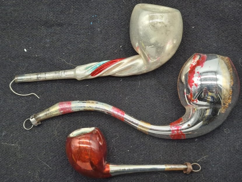 Vintage German Glass Christmas Tree Ornaments: this is a very nice set of old Germany Glass Christmas Ornaments, great for a feather tree, they show well and don't have any damage,