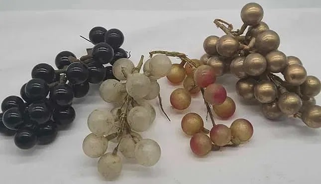 Blown Glass Christmas Tree Decorations (1 of 4)