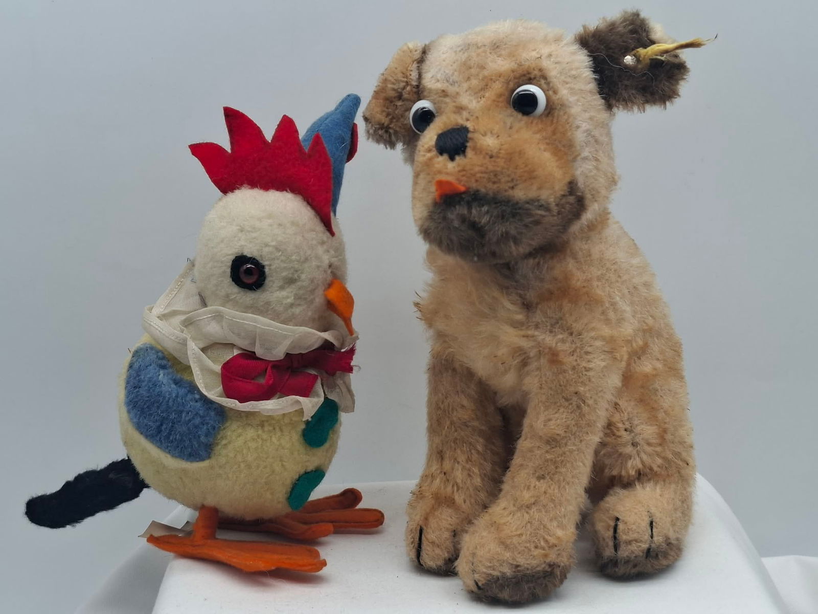 Steiff Mohair dog & Rooster: Very nice little Steiff dog with his button, includes a mohair rooster by an unknown maker