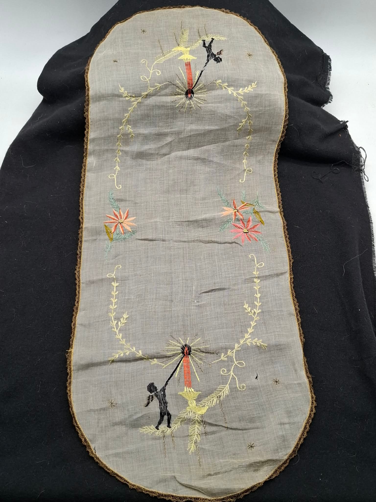 Christmas Table Runner w Needlepoint: this is a very pretty table runner, it has no tears or stains, about 30 inches long, very well done