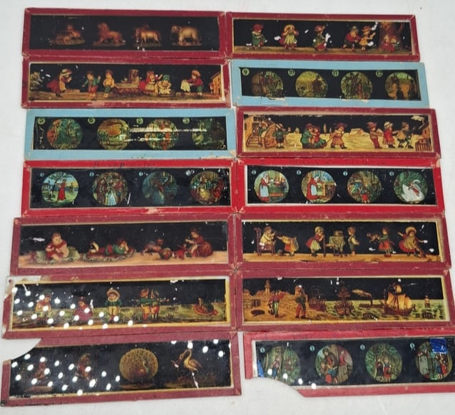 Magic Lantern Slides: a nice little set of magic lantern slides, two damaged see photos,