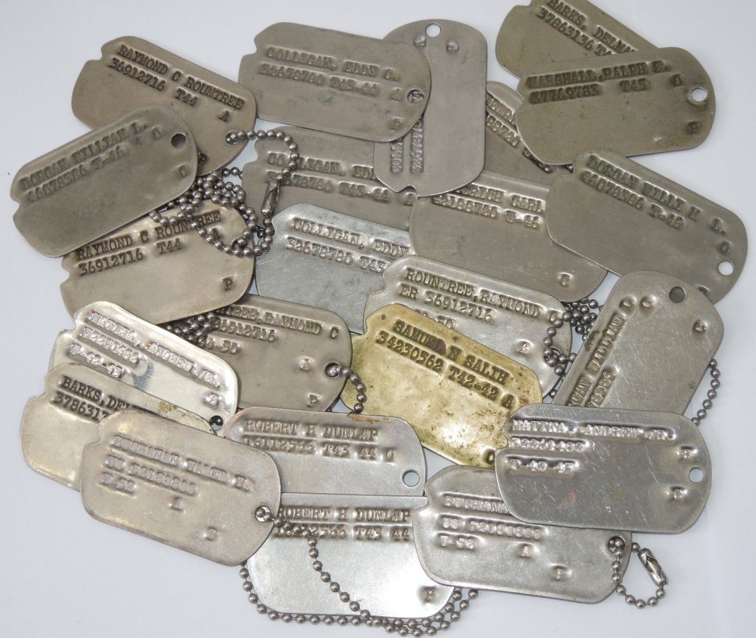 Lot of 23 WWII - Korean War Dog Tags: Lot of dog tags to different service members.
