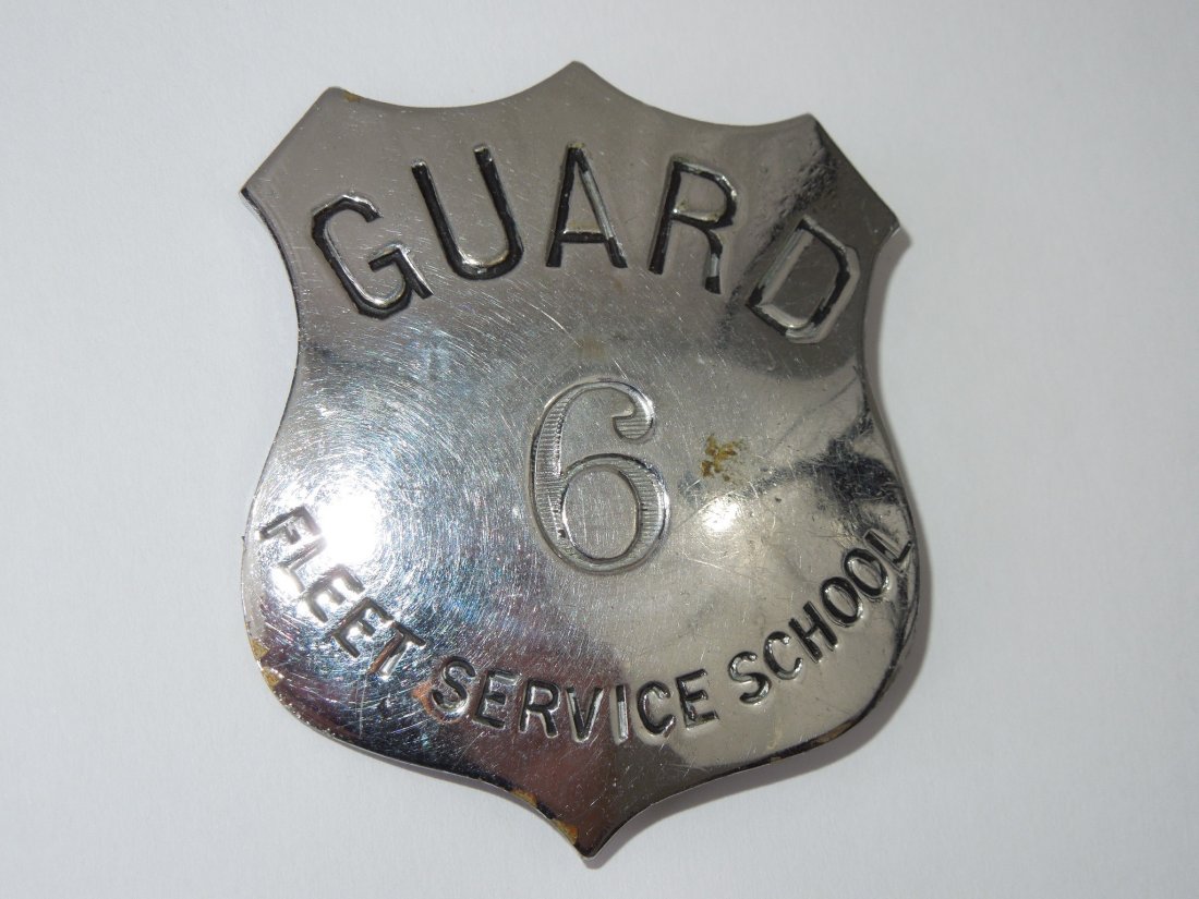 WWII Navy Fleet Service School Guard Badge (1 of 2)