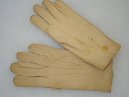 M1902 US Army General Officer Dress White Gloves: White General Officer gloves, size 10, with a tag inside showing that it was purchased at a base in Texas.
