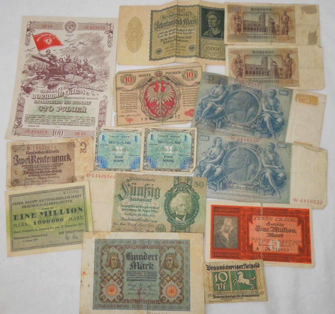 WWII Lot of German Russian Polish Paper Money: WWII Lot of German, Russian and Polish Paper Money. You will receive 15 pieces in various conditions. Some of the bills you will receive are Stadt Cassel 1,000,000 Mark, Reichsbanknote 100 Hundert Mar