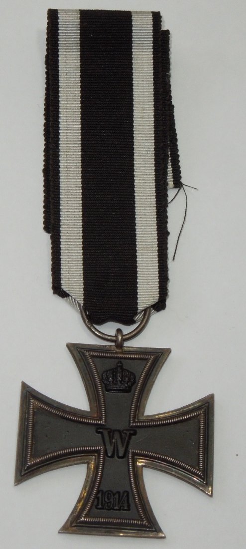 WWI Imperial German Army Iron Cross 2nd Class Medal: Original WWI German Imperial Army Iron Cross 2nd Class with ribbon and a G marked ring.