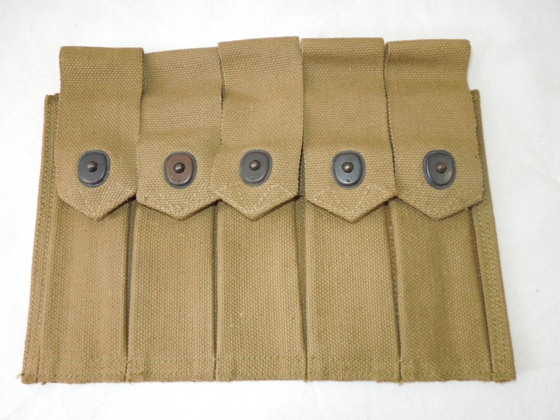 WWII Military Thompson SMG 5 Cell Ammo Magazine Pouch: WWII US Military Thompson SMG 5 Cell 20 round Ammunition Magazine Pouch. Not marked. Nice condition. (III B 5)