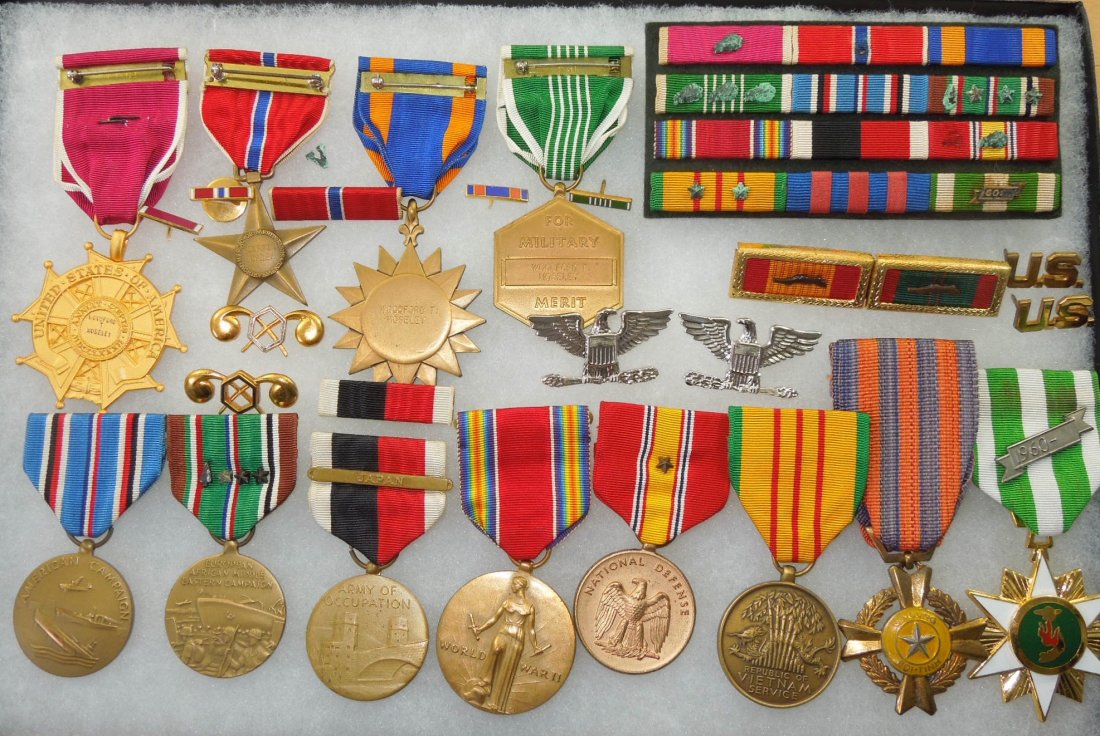 WWII US Bronze Star Valor Chemical Mortar Officer Medal (0139) on Dec