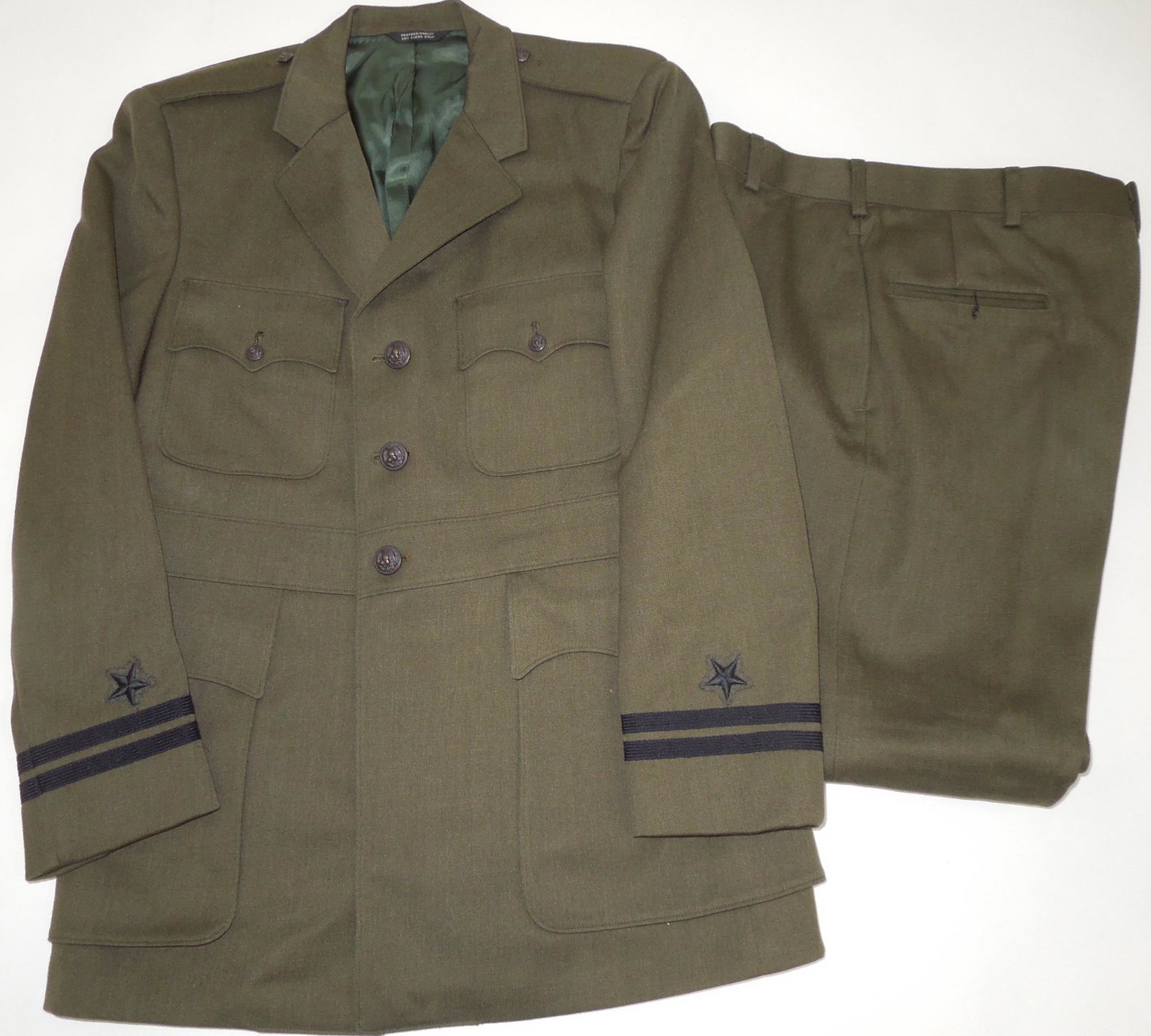 Vietnam War USN Navy Officer Aviation Green Uniform: Jacket & Pants: 1950's - 60's era USN Aviation Green Lieutenant's jacket and pants. No name or ID inside. Good condition for its age.