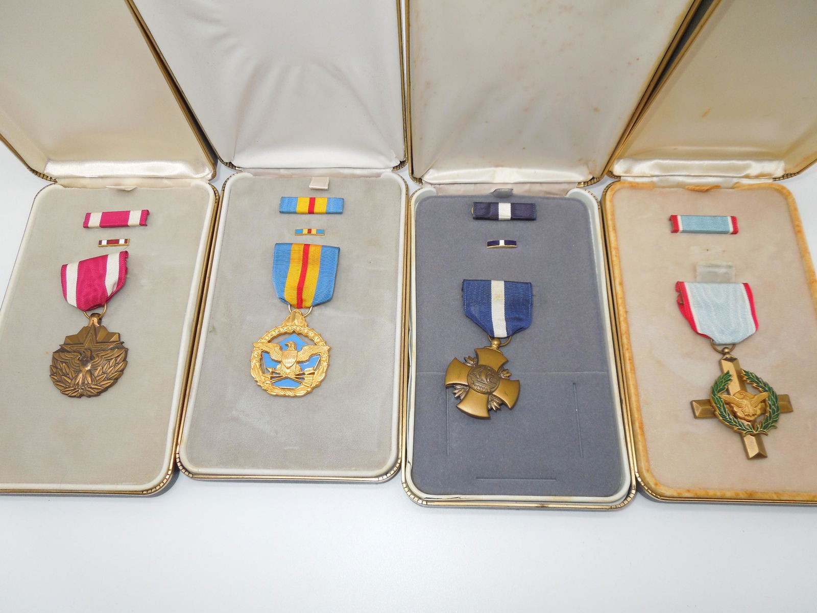 US Military Medals Air Force Navy Cross Meritorious Service Medal Lot of 4 (1 of 6)