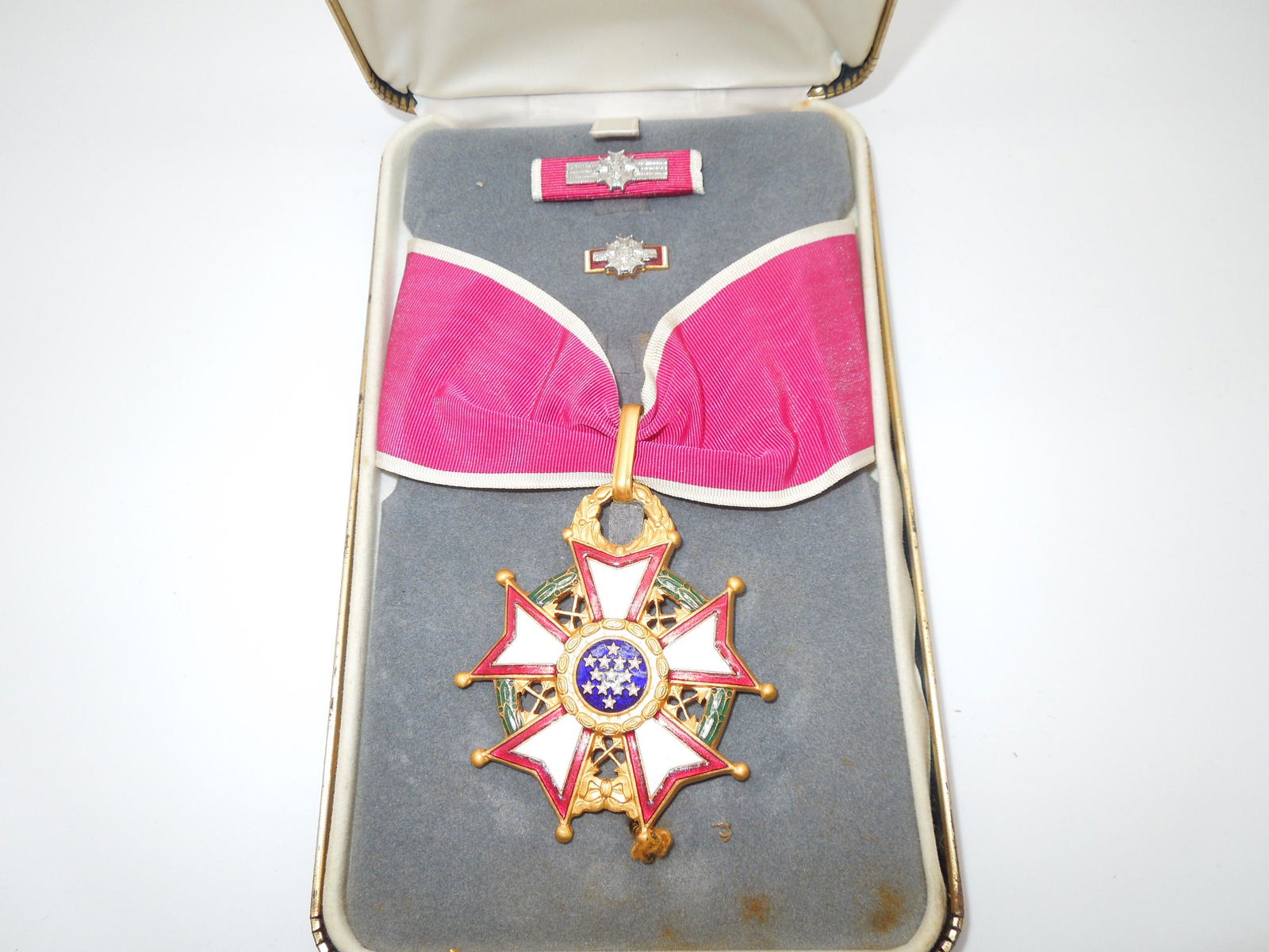1960s Legion of Merit LOM Commander Medal Set (1 of 5)