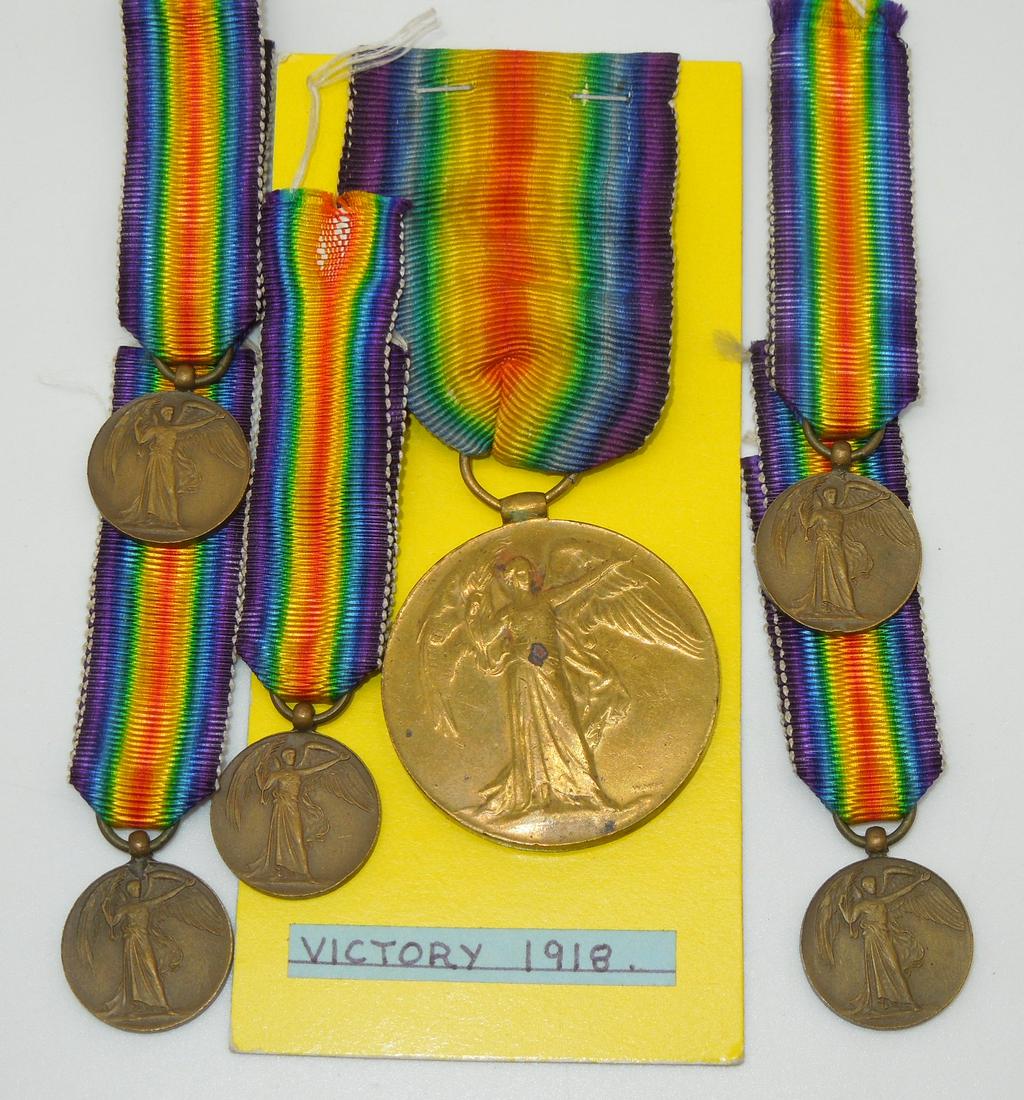 WWI British Victory Medal & Miniatures Lot (1 of 2)