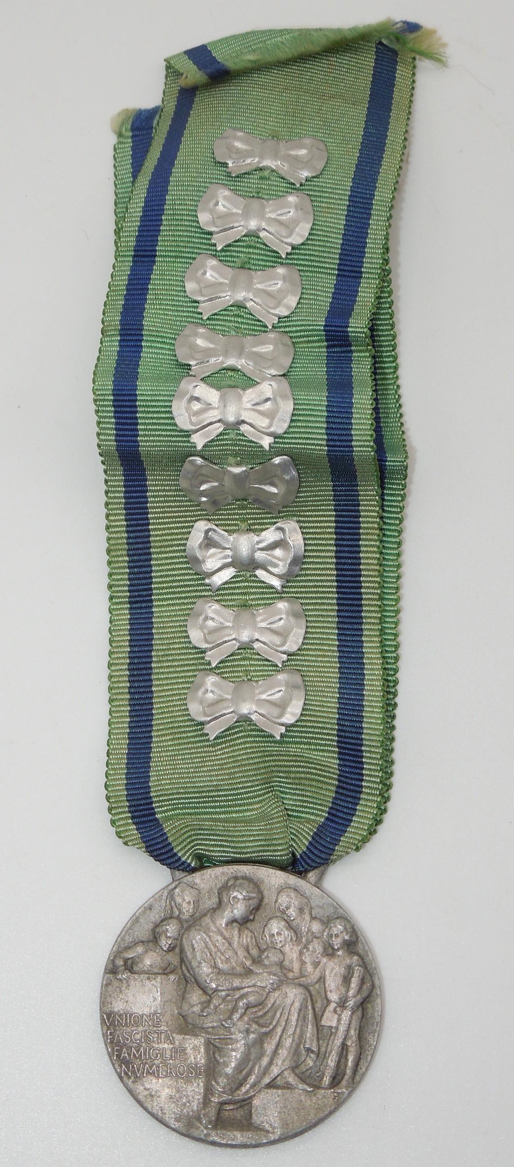 WWII Italy Italian Fascist Mothers Medal 9 Children Bars (1 of 2)