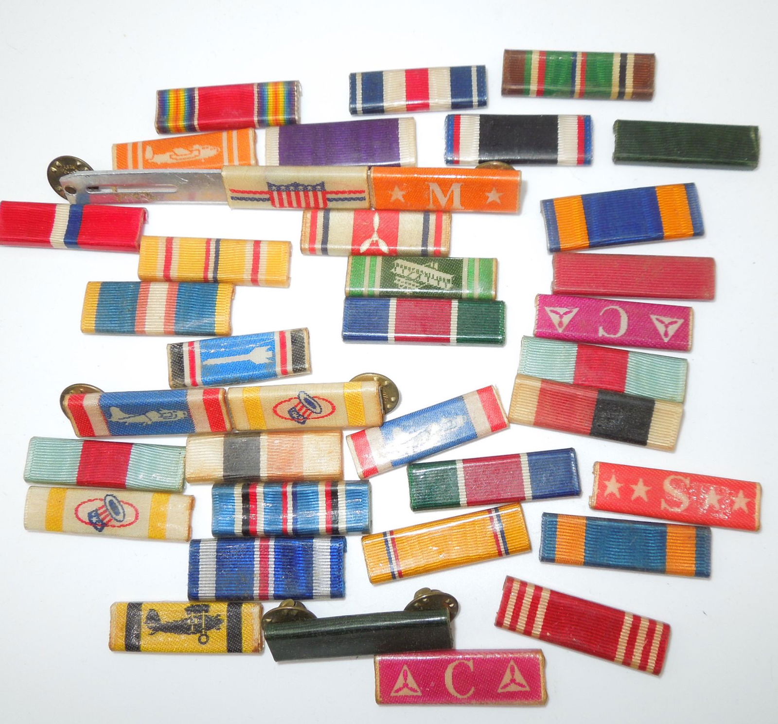 WWII US Military Plastic Wolf Brown Ribbon Bars Lot (1 of 4)