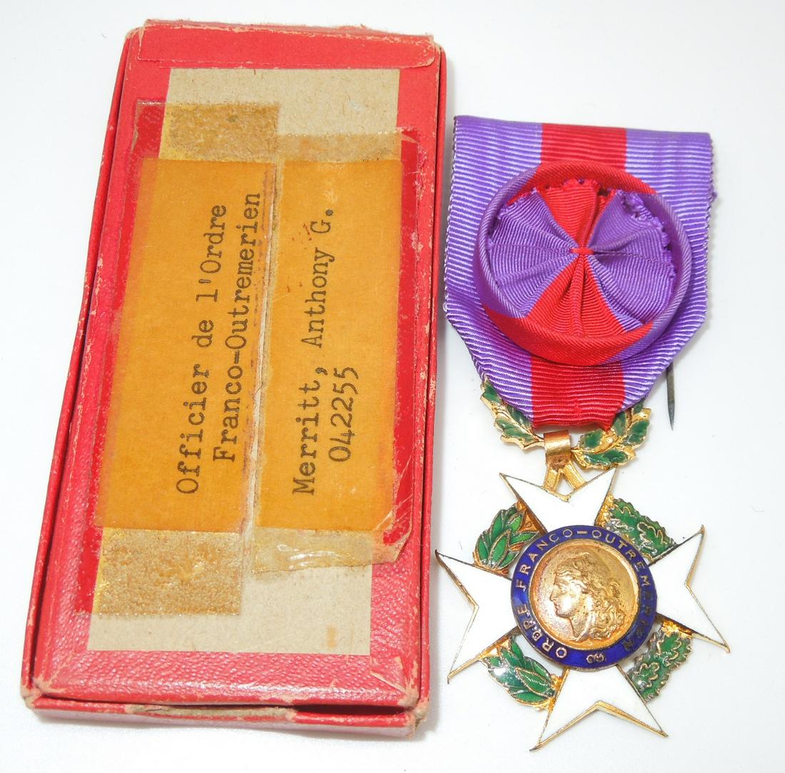 WWII US Colonel French Ordre Franco- Outremerien Medal in Box (1 of 4)