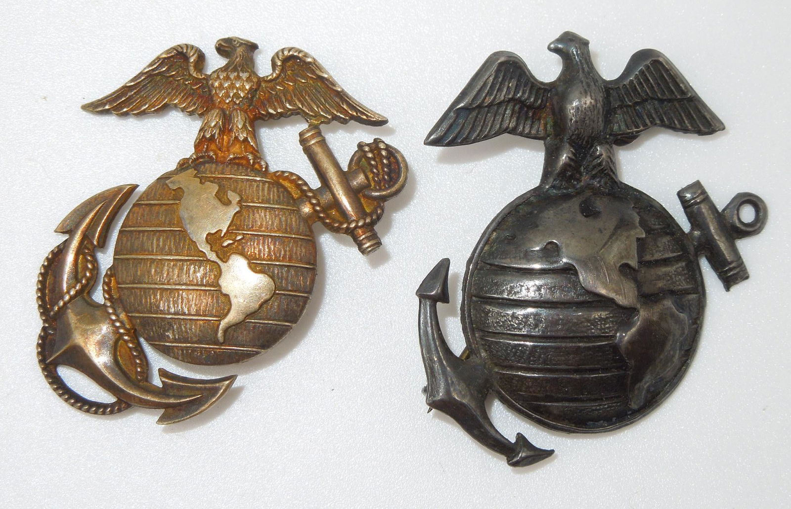 WWII Lot Pin Back EGA USMC Marine Corps Eagle Globe Anchors (1 of 2)