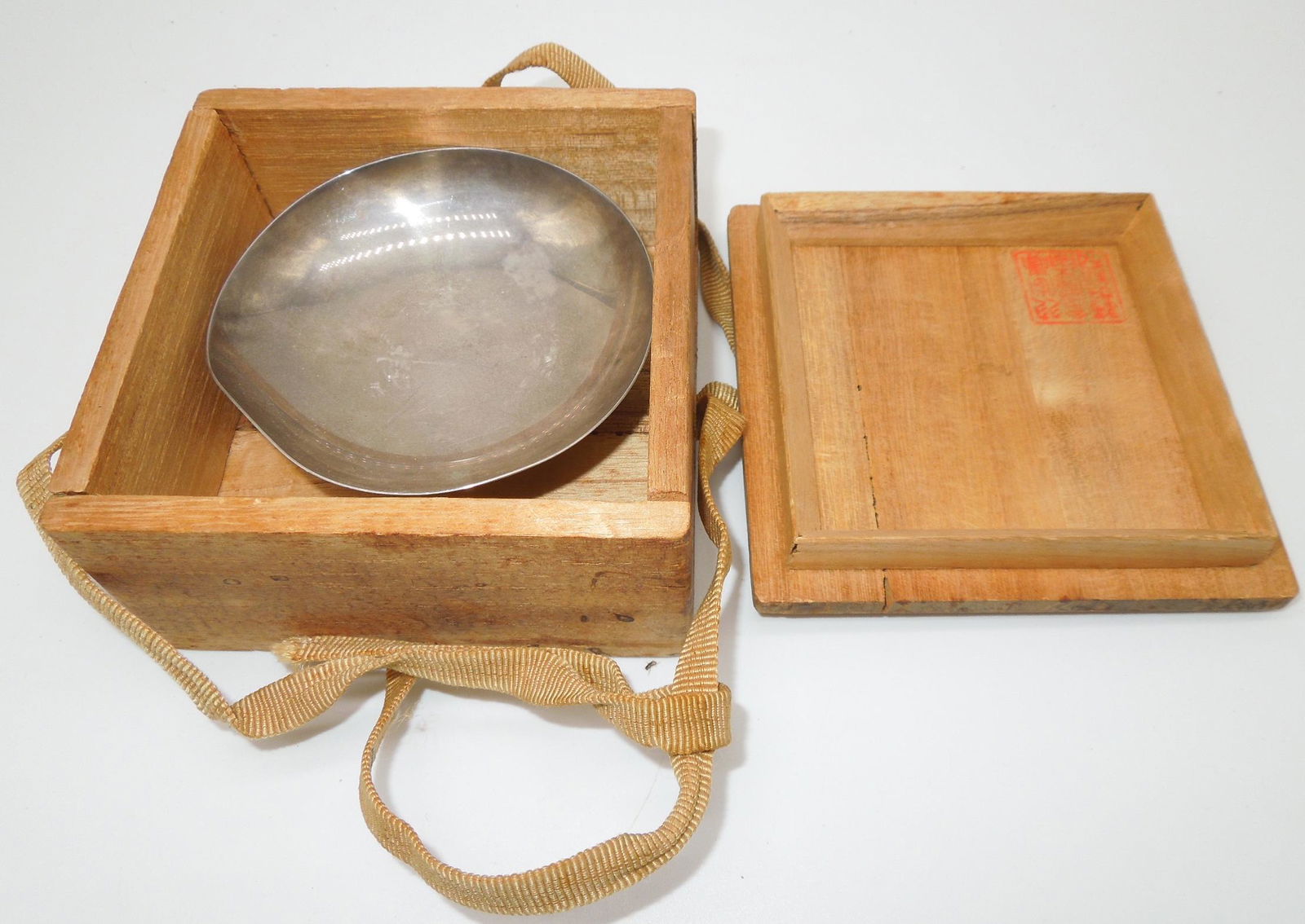 Vintage Japan Japanese Silver Engraved Rising Sun Sake Cup & Box (1 of 7)