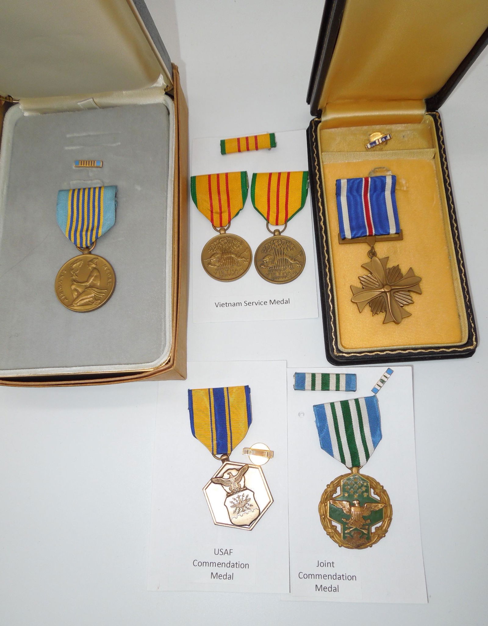 WWII USAAF Army Air Force Distinguished Flying Cross DFC & Vietnam Medals (1 of 6)