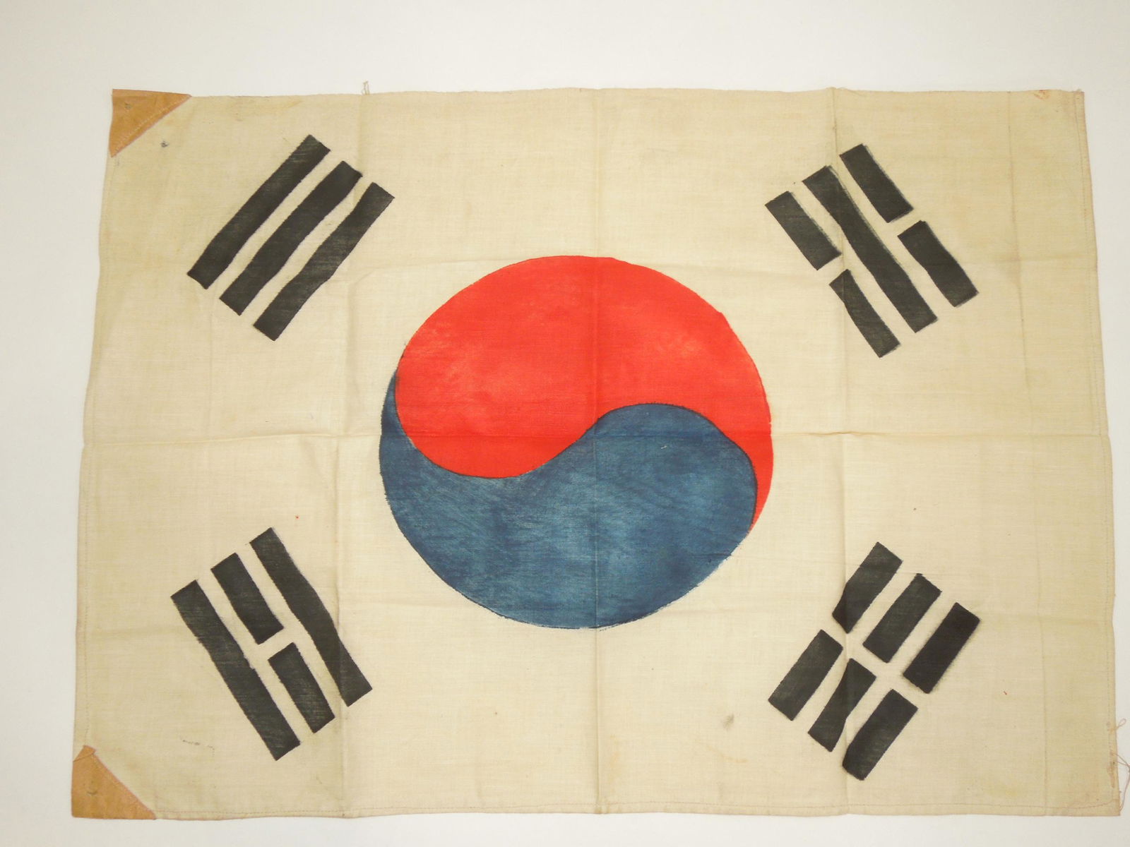 Vintage 1950s Korean War Era Hand Made South Korea Taegukgi Painted Flag Bring Back (1 of 4)