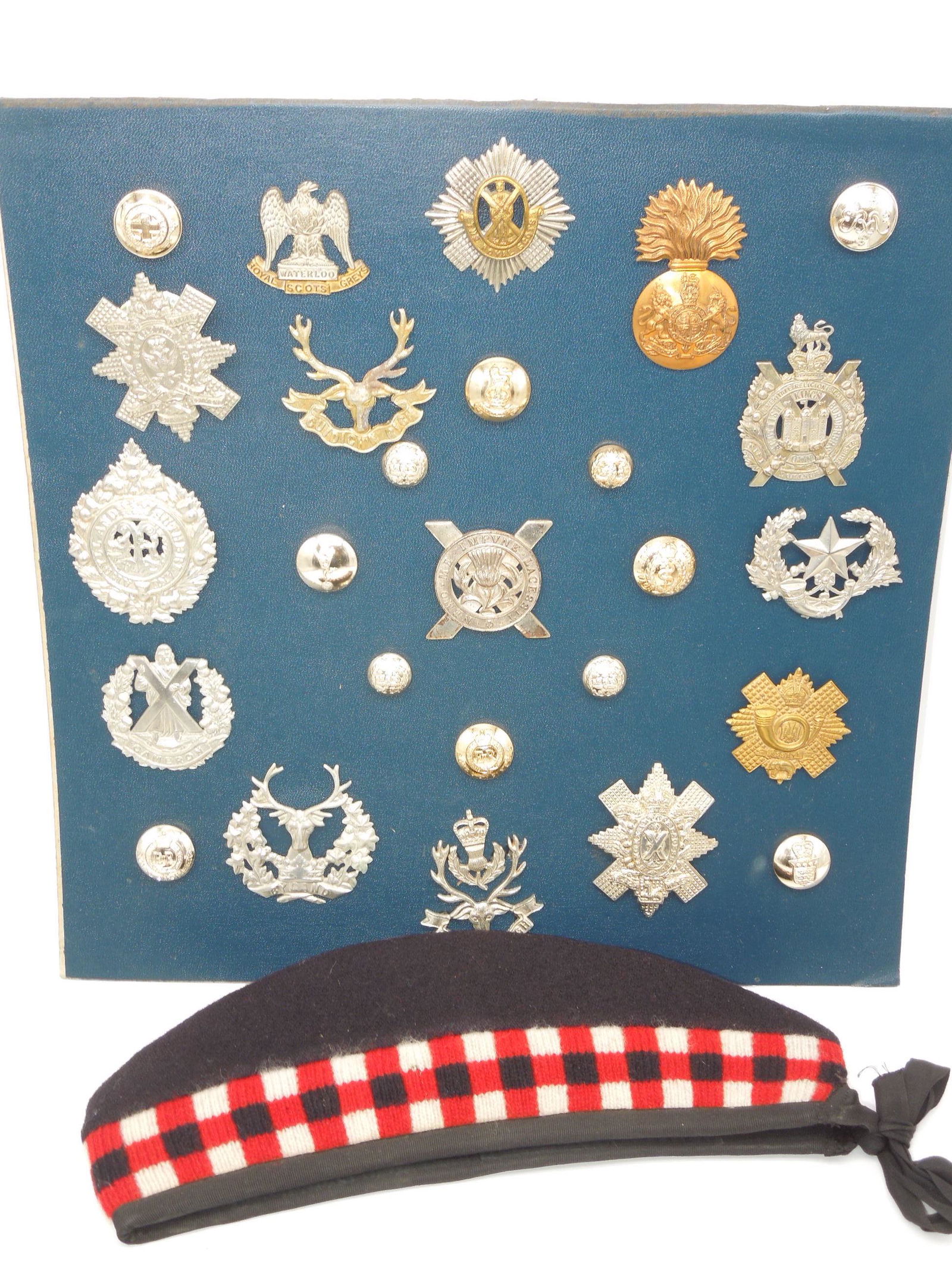 WWII British & Commonwealth Cap Badges and Hat Lot (1 of 7)