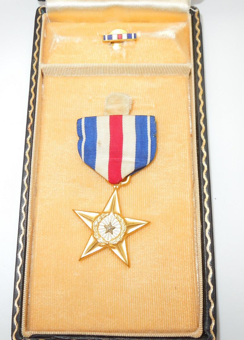 WWII Cased US Army Silver Star Medal (1 of 4)