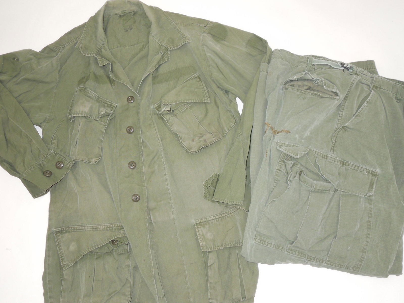 Vietnam War Era US Army Heavily Used OD Fatigue Shirt & Pants (1 of 8)