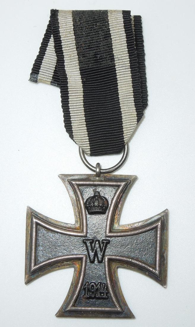 WWI 1914 Imperial German Maker Marked Iron Cross 2nd Class Medal (1 of 3)