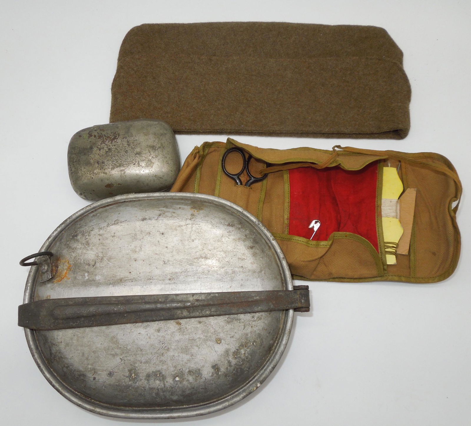 WWI Mess Kit, Soap Dish, & Cap Lot to 332nd Infantry Soldier (1 of 7)