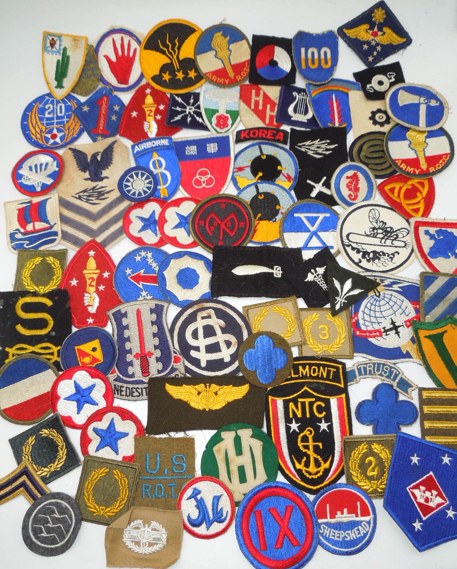 Lot WWI - WWII US Military Patches- Airborne, Mine Personnel, Wings (1 of 9)