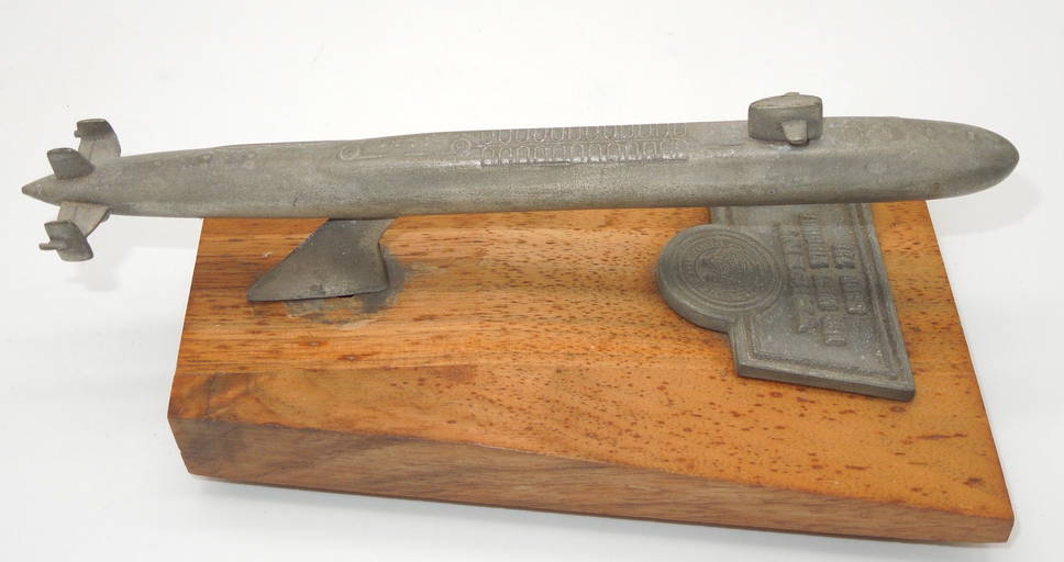 Navy Submarine Desk Model Of Uss West Virginia Statue To Pearl Harbor