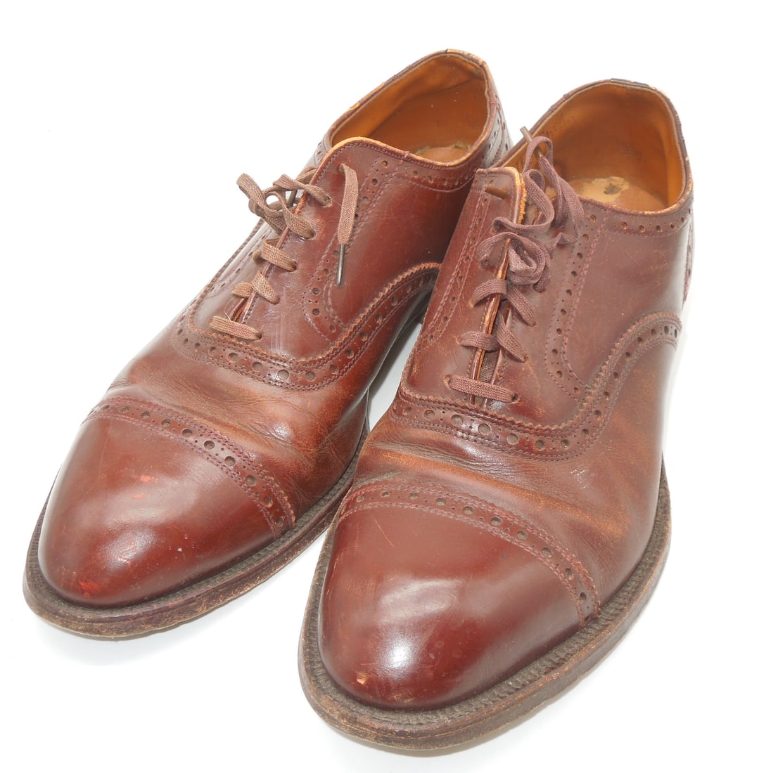 WWII US Army Service Mens Leather Shoes Thom McAn Big Four: Thom McCan Big Four Leather Shoes. Numbered on the inside: H84138 B1 5814, Genuine Leather. Made in U.S.A. Size is 8.5. Excellent used condition.