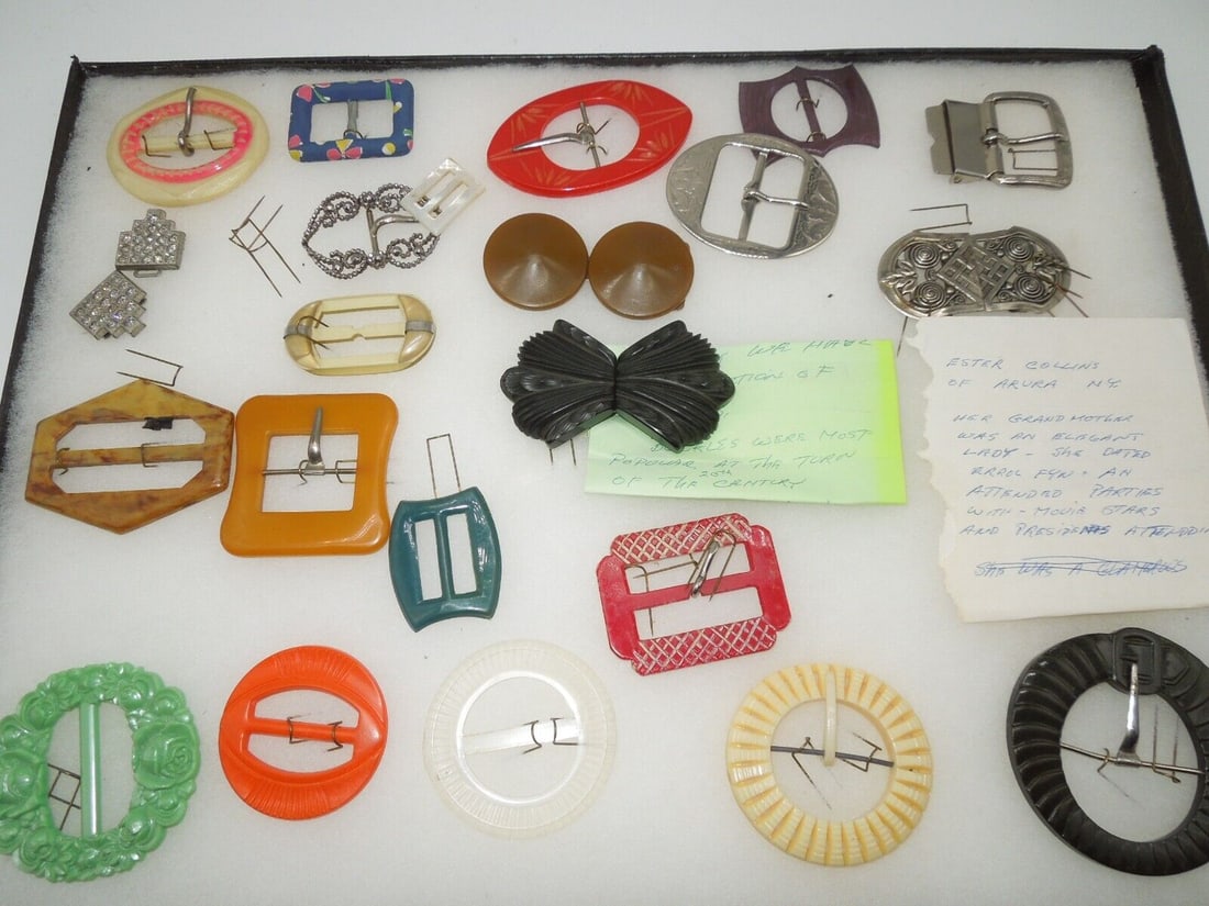 Lot 1930s - 60s Bakelite Belt Buckles From Errol Flynn Actor's Girlfriend: Huge lot as shown. Case not included.