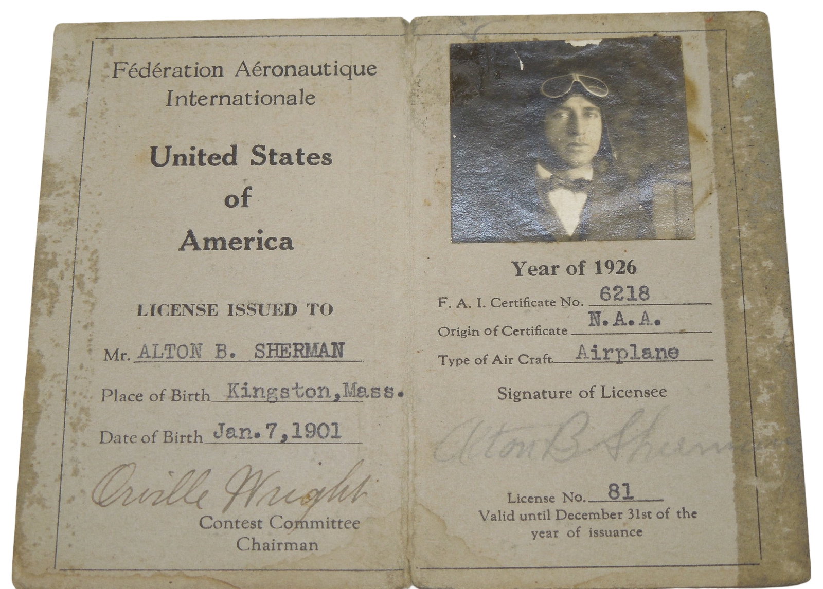 1926 Orville Wright Signed Pilot ID Annual Airplane Pilot License Alton Sherman: 1926 Orville Wright Signed Annual Airplane Pilot License. Orville Wright Signed Aviation License for Alton B. Sherman. This piece of aviation history is a 1926 airplane pilot's license signed by famed