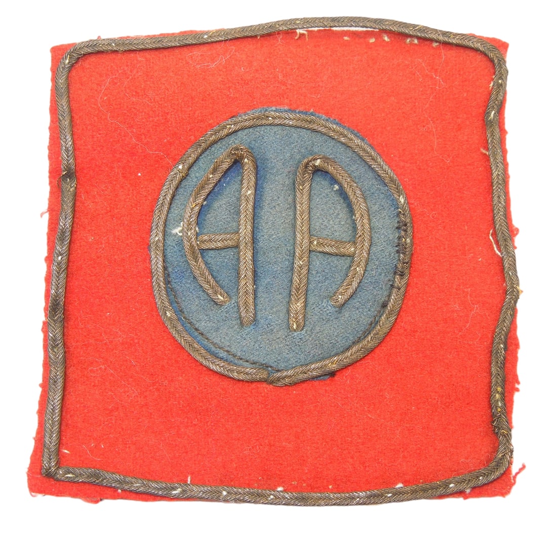 WWI US Army 82nd Infantry Division Bullion Uniform Patch: WWI Bullion 82nd ID Patch, some of the bullion is partially detached.