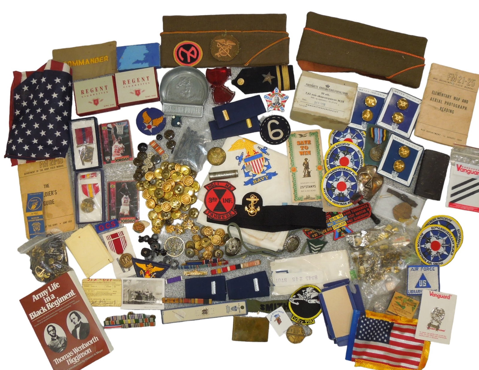 Huge Bonanza Lot WWI - Modern US Military Collectibles Pins Patches Hats: Huge lot as shown, with condition ranging from poor to excellent. Overseas caps, small US flag, boxed medals, buttons, patches (some modern or reproductions), shoulder boards, ribbon bars, books, Mich
