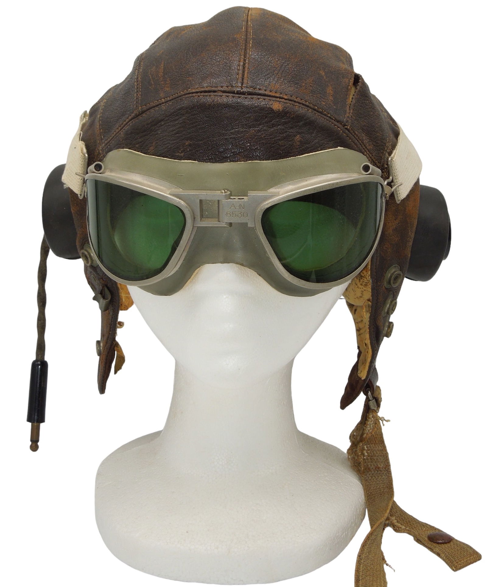 WWII USAAF Air Force RAF Type C Pilot Cap & Green Glass Flight Goggles: WWII cloth aircrew helmet and green lens flight goggles. Good condition. The styrofoam head display is not included.