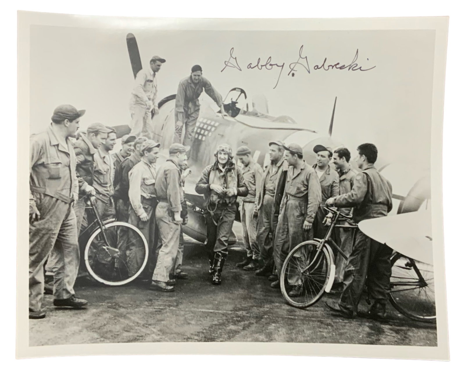 WWII USAF Air Force Fighter Pilot Ace Gabby Gabreski Signed Photo: WWII Fighter Pilot Ace Gabby Gabreski Signed Photo. Francis Stanley "Gabby" Gabreski (January 28, 1919 – January 31, 2002) was an American career pilot in the USAF who retired as a colonel after 26 