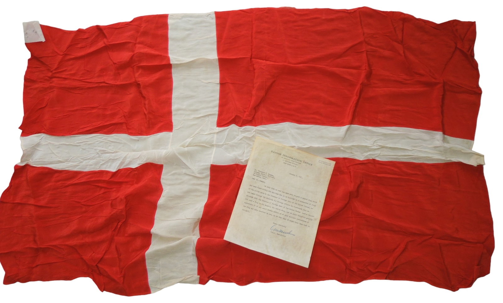 WWII Wartime Flown Flag of Denmark & 1947 Government Letter: Original flag measuring 30 x 48 inches, with original letter. This was from the former Dr. Clarence Rungee Flag Collection. Dr. Clarence Rungee was born in New Haven, CT and was a veteran of WWI. Foll