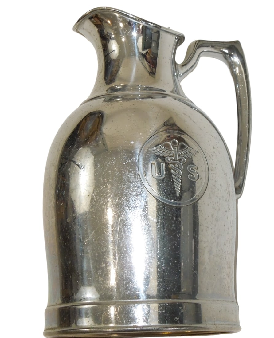 WWII US Army Medical Corps Department Hospital Tea & Coffee Pot: WWII US Army Medical Corps Department Hospital Tea & Coffee Pot. Marked on the bottom Landers Frary & Clark. Good used condition for its age.