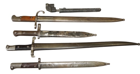 Lot WWI - WWII British & World Bayonets