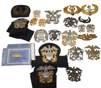 Collection WWII - Vietnam US Naval Cap & Breast Badges Insignia