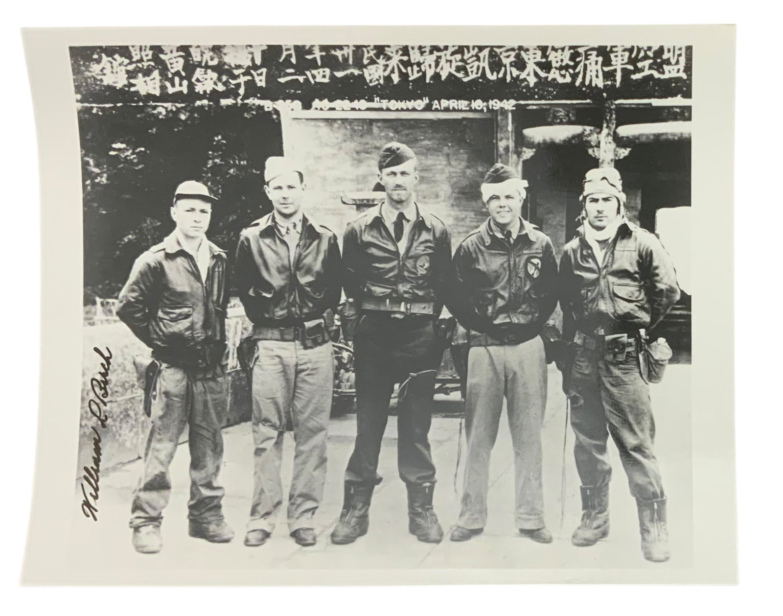 WWII Doolittle Raiders Crew Bomber Bombardier William Birch Signed Photo: William Birch (September 7, 1917-November 18, 2006) enlisted in the U.S. Army Air Corps on September 14, 1939, and after serving as an aircraft maintenance technician, he completed bombardier training